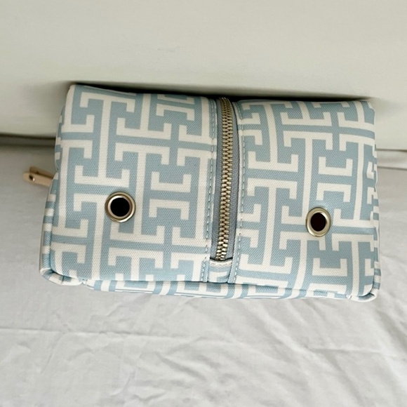Mark & Graham X Spartina Sport Shoe Bag - Picture 6 of 13